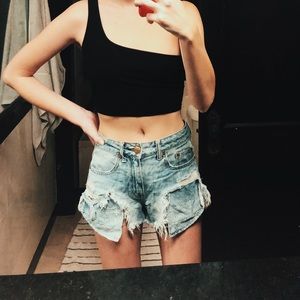 Denim shorts/high waisted